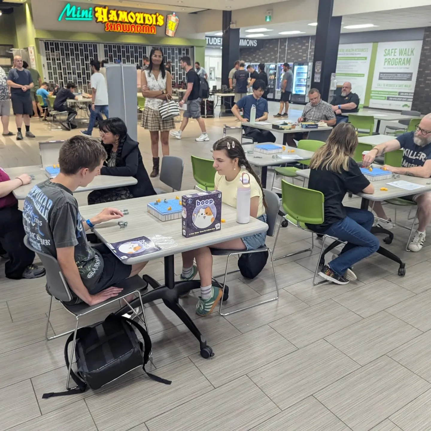 The Summoning Convention 2025 -kids at the game tables